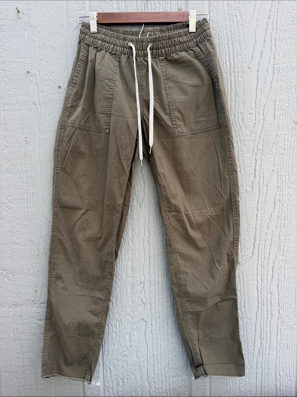 Vuori Women’s Ripstop Hiking Jogger Pants - Olive Size: XS